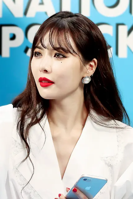 Hyuna во время мероприятия «M.A.C x ELLE - National Lipstick Day - Ruby Woo» 29 июля 2018 02