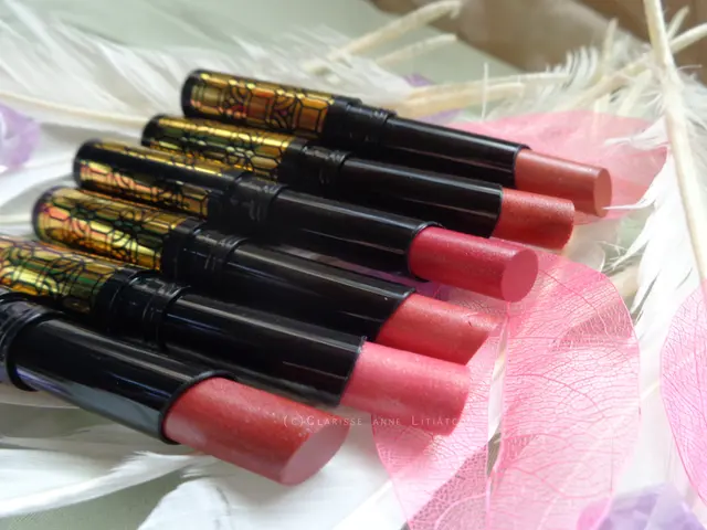 Липтики AVON