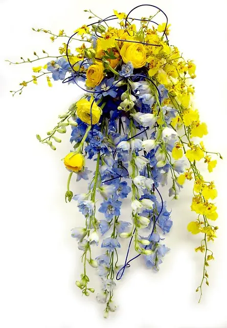 Double Cascade Bridal Bouquet - - Ардит Беверидж, AAF, AIFD, PFCI, CAFA