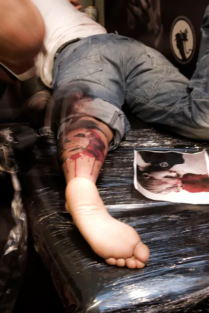 London Tattoo Convention 2009 — татуировка со ссылочным изображением