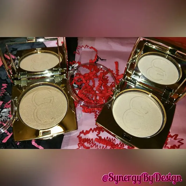 Beauty Mail ✉ 🚚 Day: Two legends from @GerardCosmetics, (L) and (R), finally came together to give a little hi