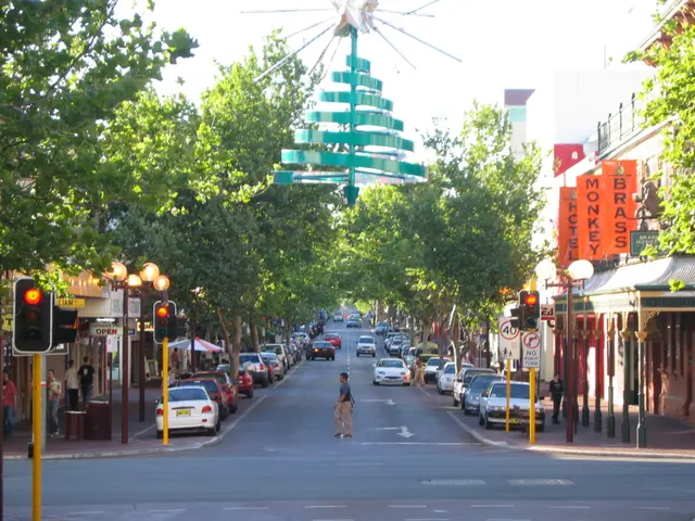OIC perth 2004 - рождественские украшения Джеймс-стрит