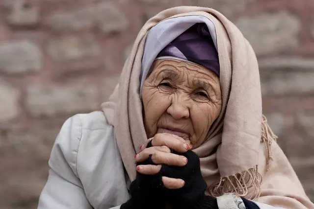 Умолять