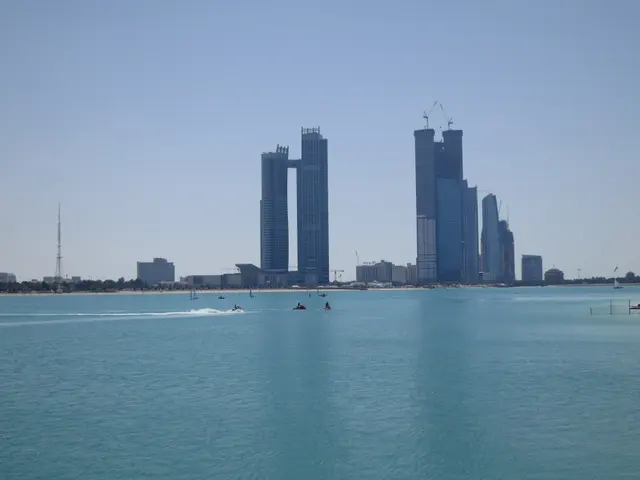 Небоскребы в West Corniche Rd