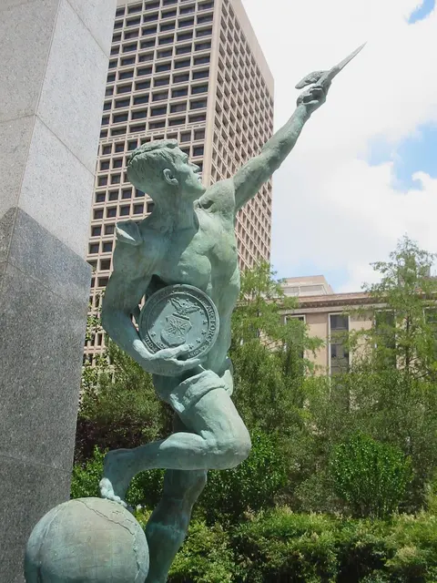 OKCstatue&skyscraper