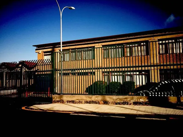 CEE Hermano Pedro. Rubén Henríquez, 1973-1976. Barrio San Pío X, Santa Cruz de #Tenerife. #arquitectura #architecture #city #ciudad #lgasct