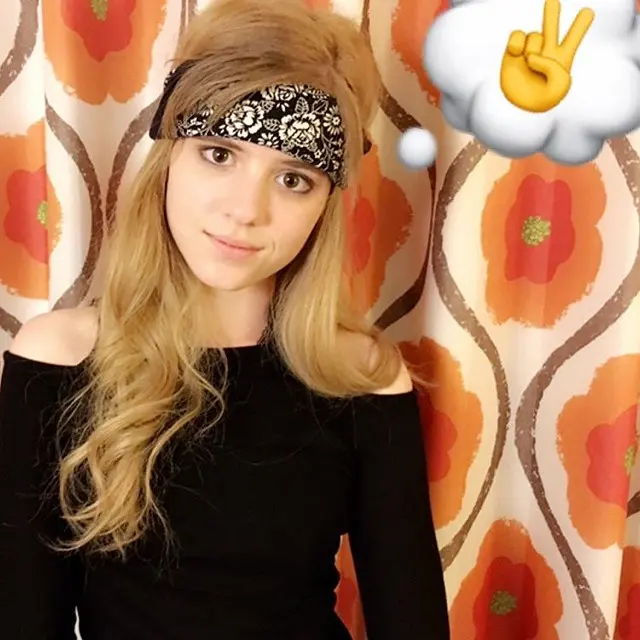 ✌💖😃 Rocking the headband.