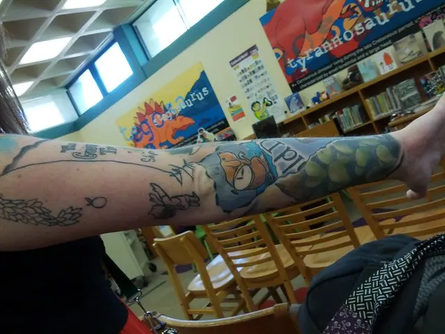 Heather's Warren ink (Bird at Black Vulture Gallery) 1, детская татуировка в рукаве библиотекаря 3, Whitman Branch, Philadelphia Free Librar