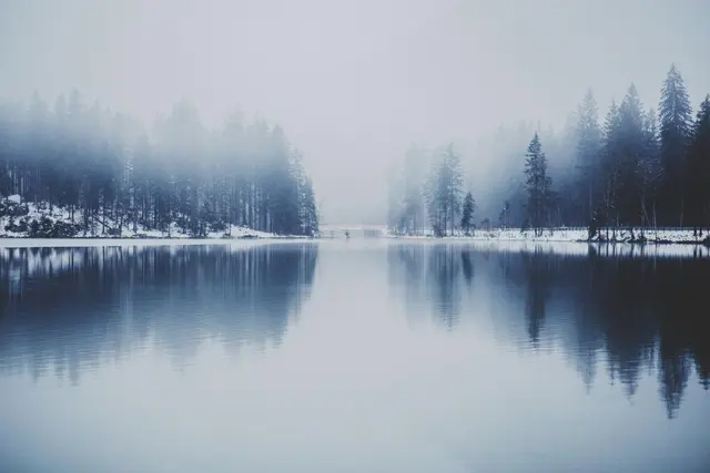 Озеро река
