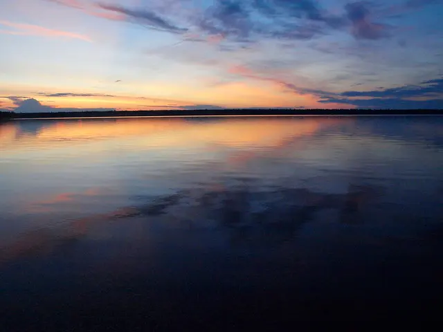 Преобладает Blue Hues Sunset Moose Lake Landscape