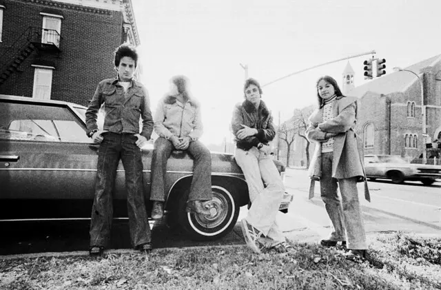 Бруклин Боро Парк Подростки в Дениме 1975 B&W