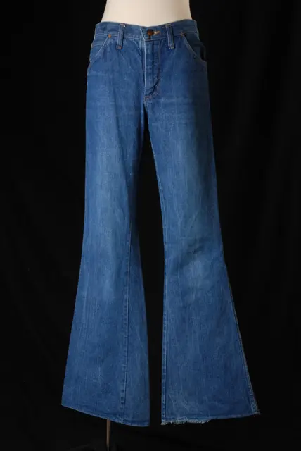 Spijkerbroek van blauw katoenen denim met wijd uitlopende pijpen, “Wrangler”, objectnr 25676