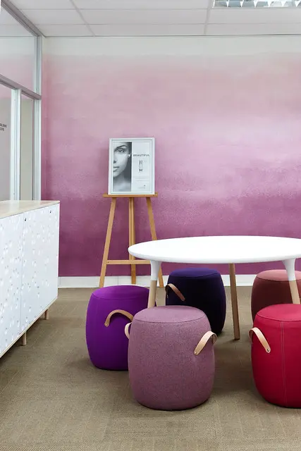 Фиолетовый зал заседаний, Environ Skincare Offices, Interior by Haldane Martin, фото Micky Hoyle 15