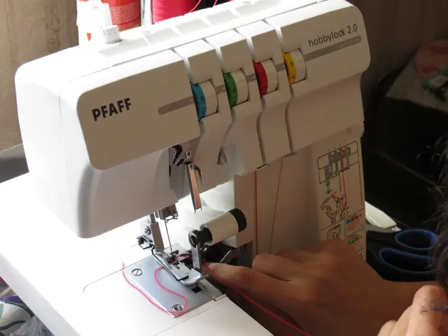 Швейная машинка Overlock-1