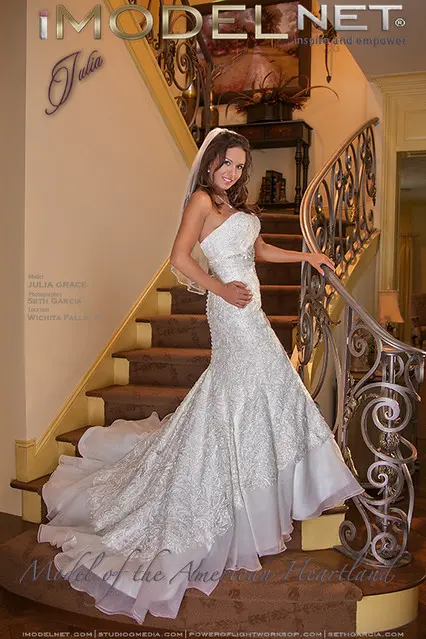643 iModelShowcase, Julia Wallum and Tobie Grace, Bridal, Wedding Dress, Wedding Book, Wedding Bouquet, Wedding Dress, Bridal Bouquet, Wichi