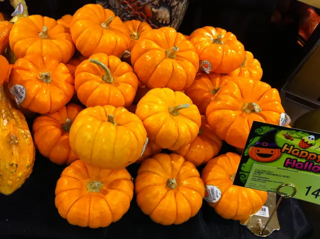 HK Sheung Wan Parkn Shop Хэллоуин декор Pumpkins Октябрь 2013 003