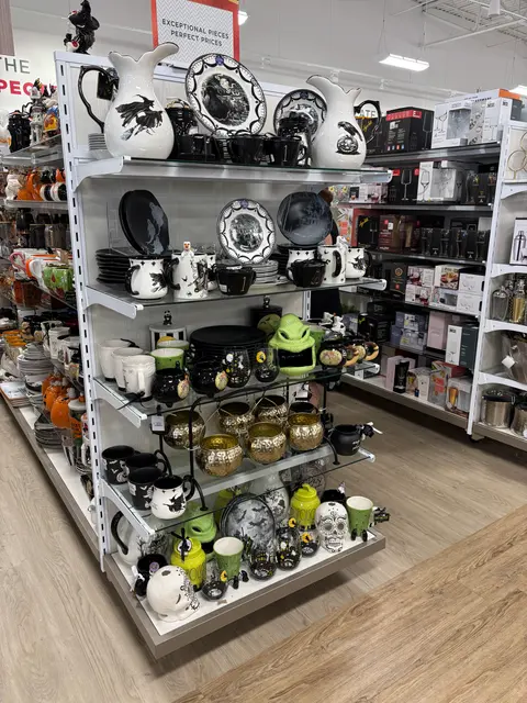HomeGoods, Валдоста, Хэллоуин декорации 2 2026