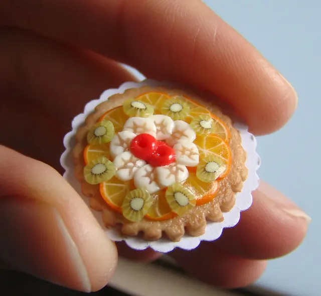 Миниатюрная еда - фрукты Tarte aux