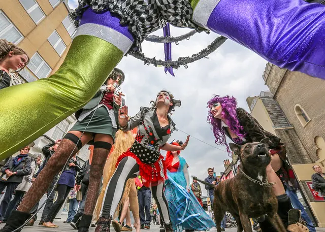 Брайтон Фриндж 2013 Шампанское The Champagne Anarchists