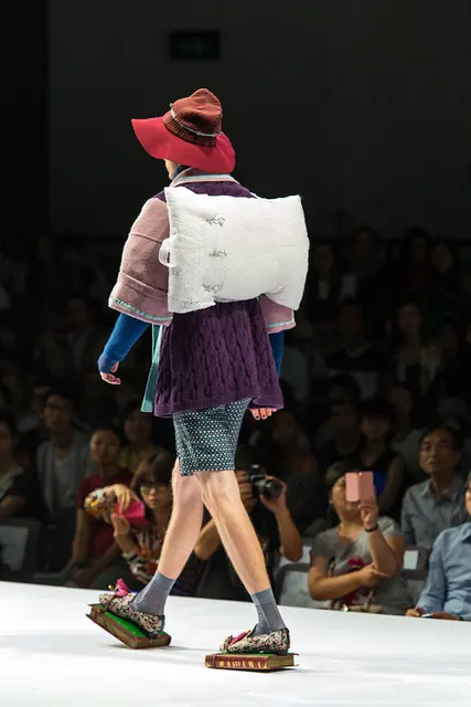 Джойс Кун (KUN Tsz Yan): так долго, прощай, мой незнакомец: Смотри 6 / PolyU Fashion Show 2013 / SML.20130626.6D.16927