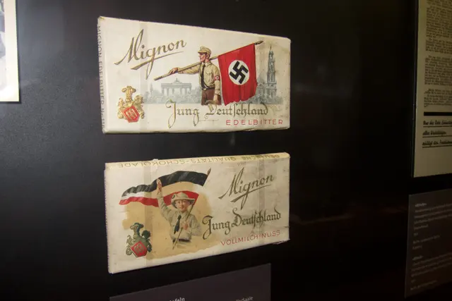 Mignon Deutsche Qualitäts — Schokolade. Jung Deutschland Edelbitter Vollmilch — Nuss. Немецкие шоколадные батончики, украшенные молодыми нац