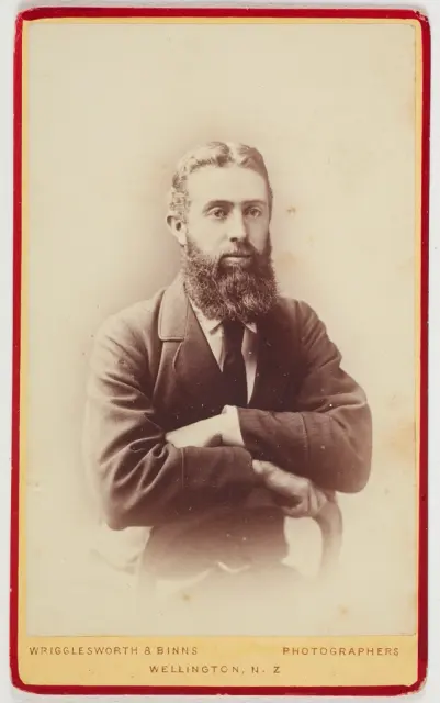 Портретный человек Wrigglesworth Binns