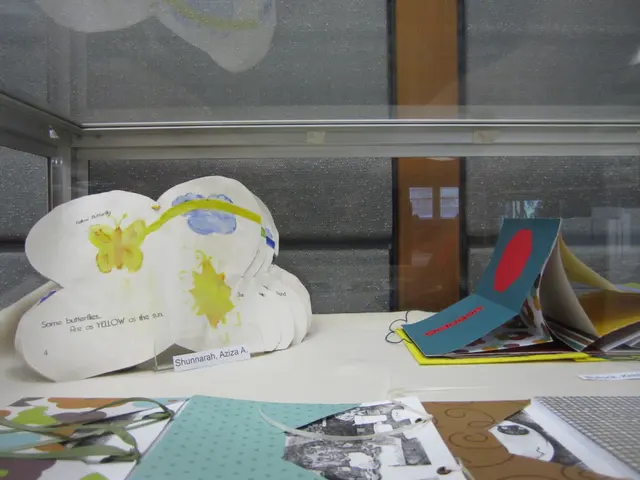 Min Lees Graphic Design Book Binding (6022753468)