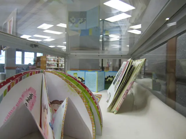 Min Lees Graphic Design Book Binding (6022194479)