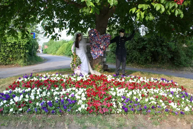 Королевские свадебные украшения - geograph.org.uk - 2422467