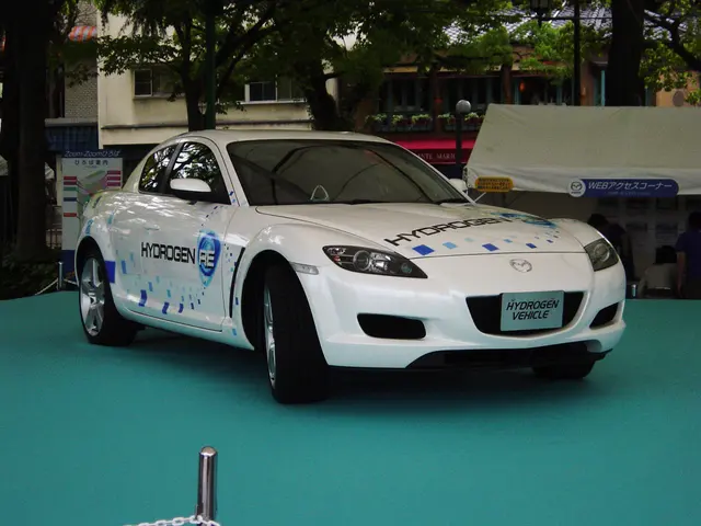 Mazda RX8 водородный роторный автомобиль 1