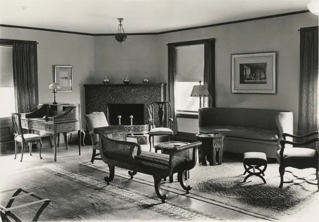 Deanery, Interior View, Спальня мисс Гарретт, Колледж Брин Маур