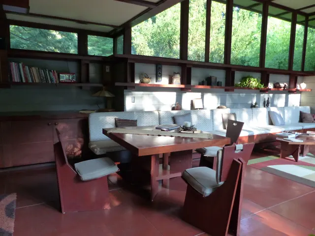 Оригинальное название: Louis Penfield House Living Room 3.jpg
