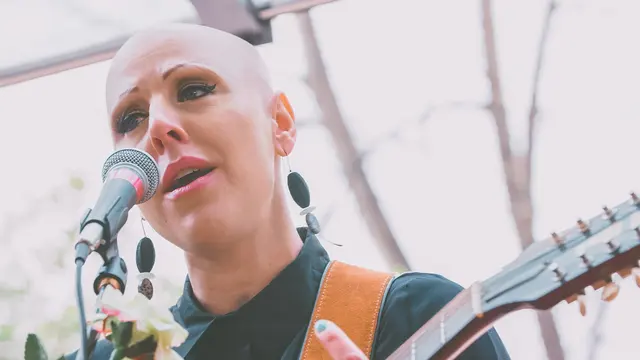 Сессии гостиной Nell Bryden