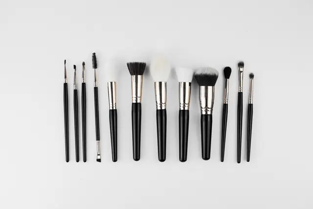 Оружие для макияжа Brushes