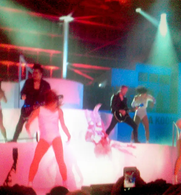 LadyGagaArtRave - редактирование MANiCURE