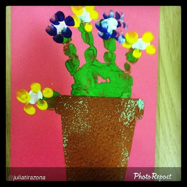 By @juliatirazona '#Happy #mothersday #first #gift from my #sweet #daughter #family #love #handmade #crafts #drawing #flowers #handprint #lo