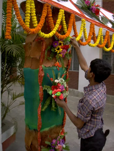 Оригинальное название: Flowers for the Wedding.JPG