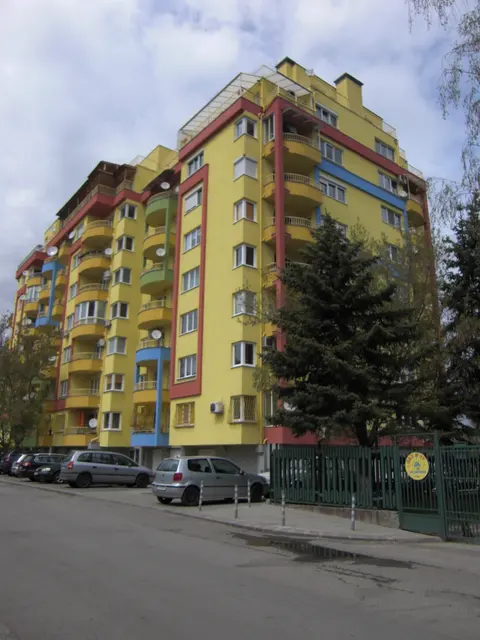 Современное здание в Люлинском районе, София, BG 2