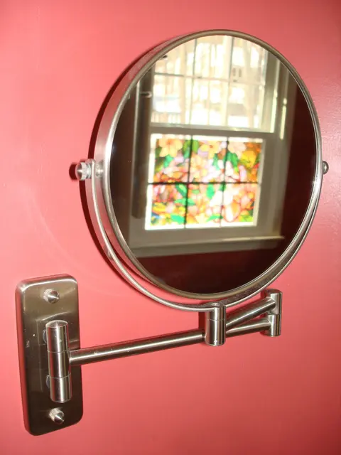 Оригинальное название: Wall Mounted Cosmetic Mirror.jpg