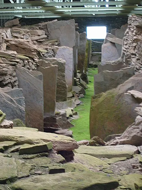 Интерьер Midhowe Cairn - geograph.org.uk - 33776