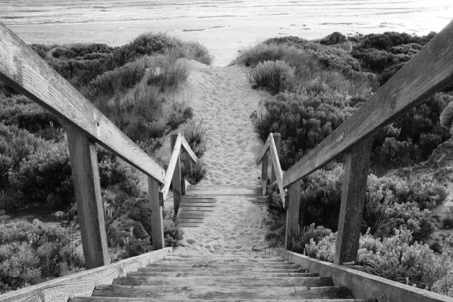 Пляж Boardwalk, черно-белый