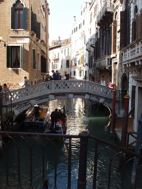 Венеция, Мостовая архитектура