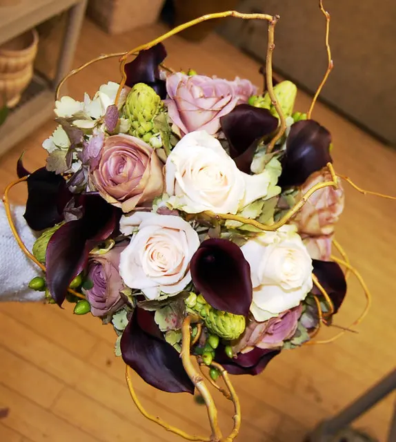 Bridal Bouquet - Monday Morning Flower and Balloon Co в Принстоне, Нью-Джерси, и Ярдли, Па.