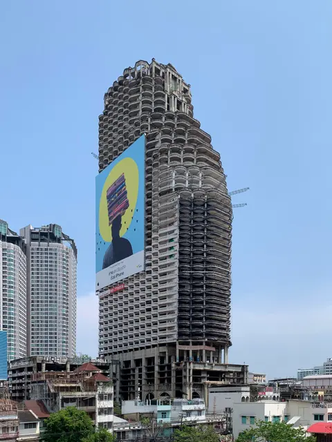 Sathorn Unique Tower Бангкок заброшенный небоскреб апрель 2021