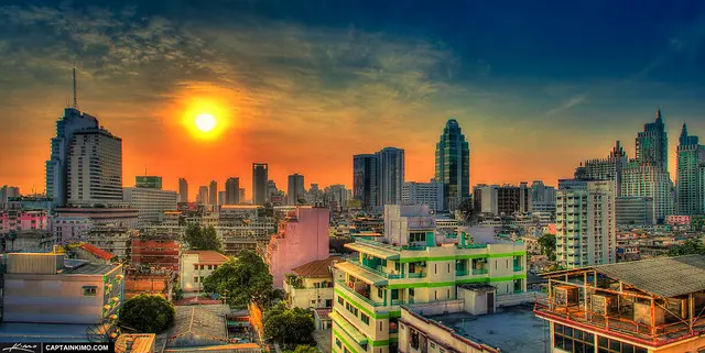 Бангкок — Cityscape — at — Sunrise — from — the — Golden — Inn