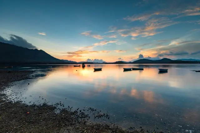 Ландшафтное озеро Sunrise