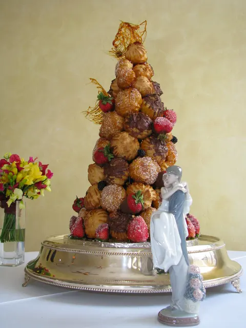 Свадебный торт Croquembouche